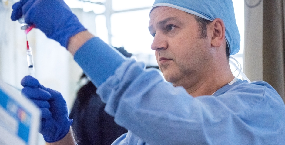 Dr. Matthias Braehler prepares a nerve block