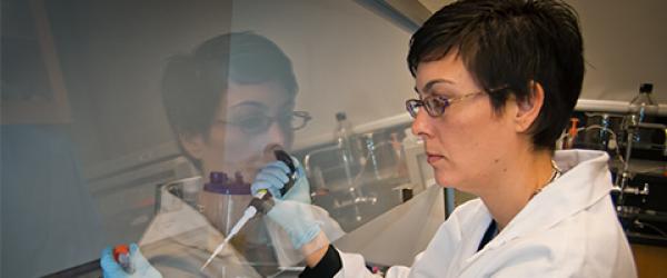 Photo of Dr. Jennifer Lucero in the lab