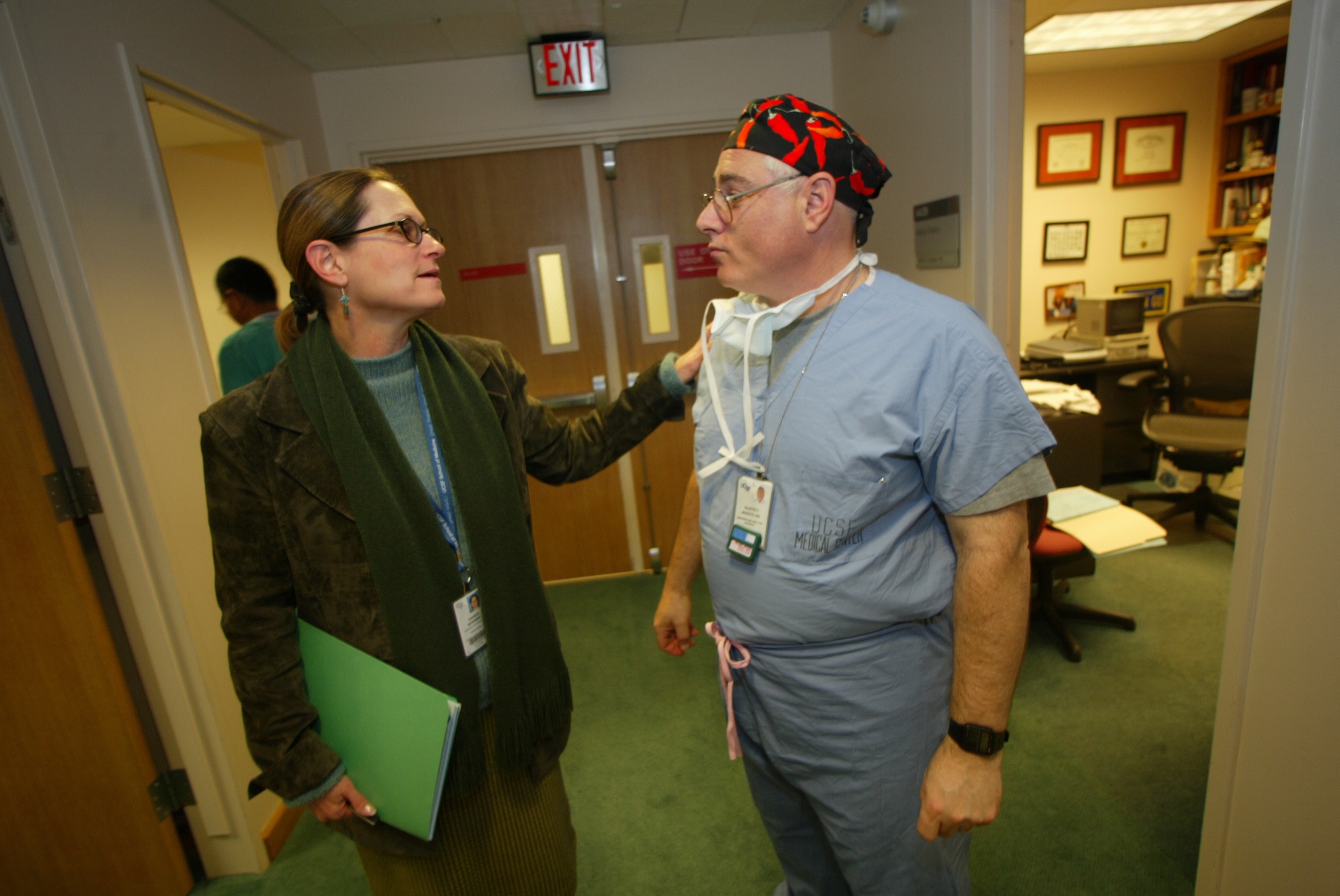 Dr. Bogetz chats with a colleague at the ASC